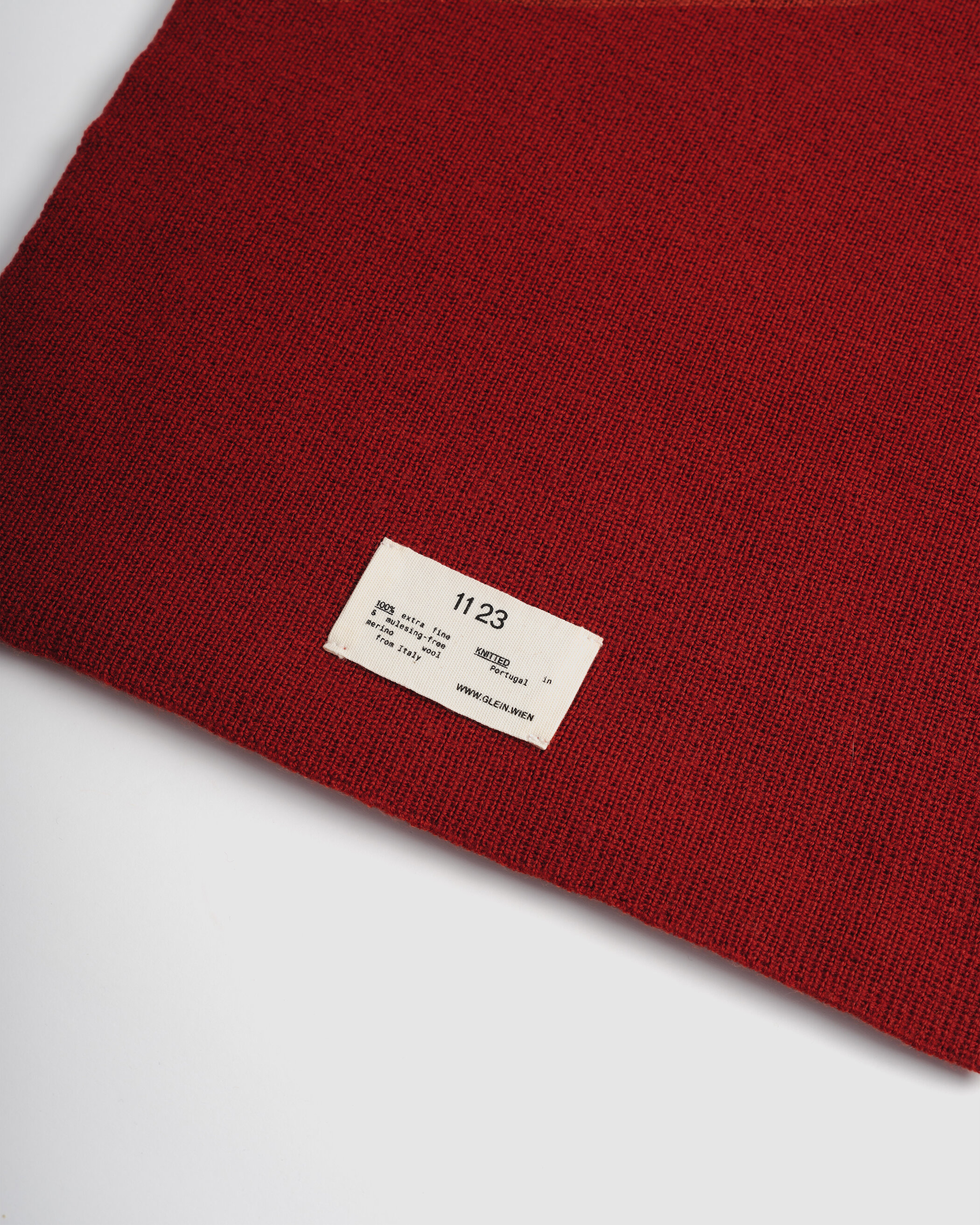 Glein - Heavy Merino Scarf - cherry red